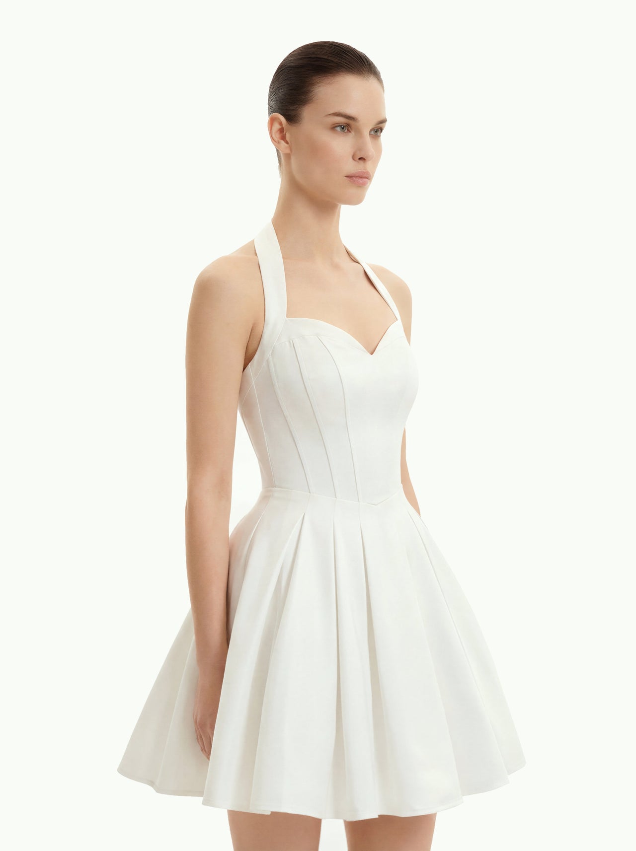 褶皺馬甲式繞頸迷你洋裝 - 白色