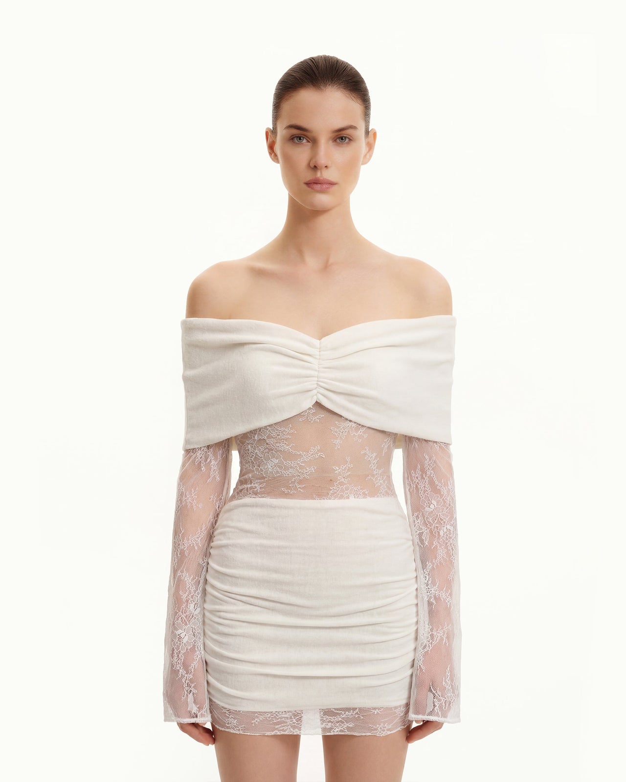 露肩抓皺蕾絲袖迷你洋裝 - 白色