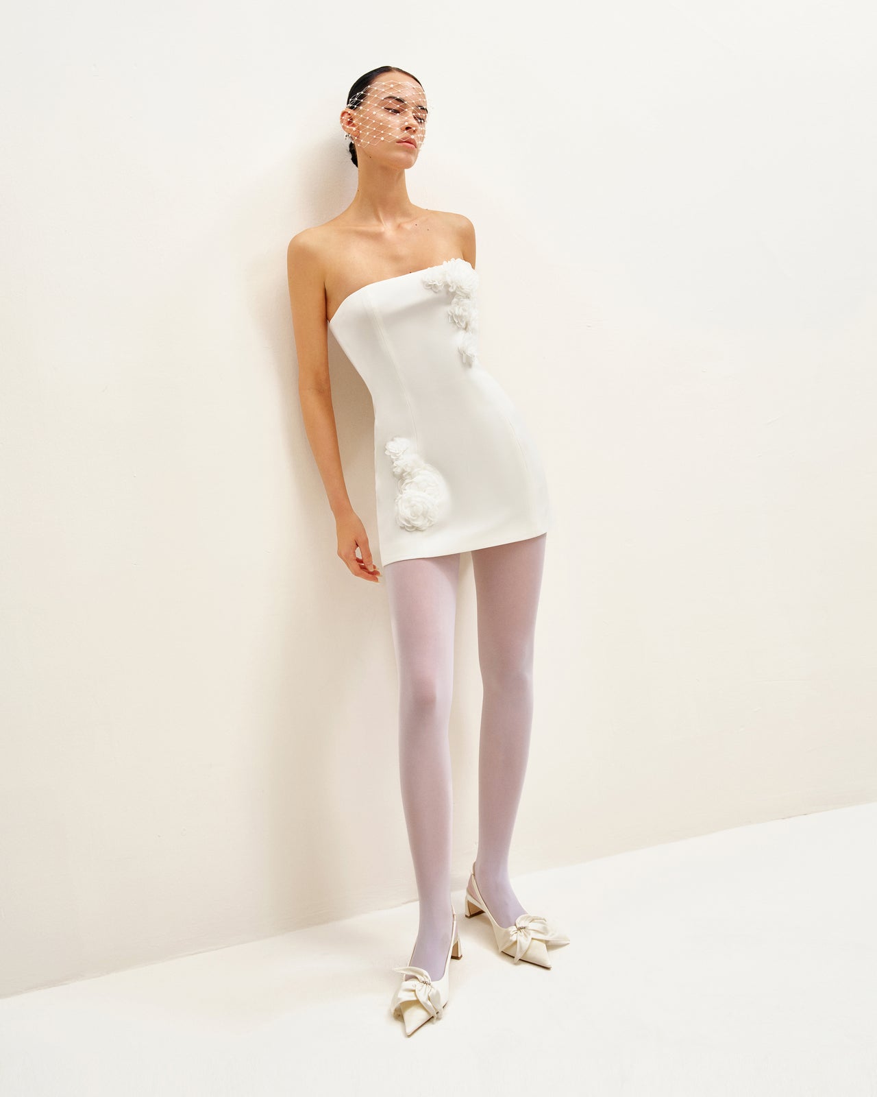 Blossoming Elegance 無肩帶洋裝 - 白色