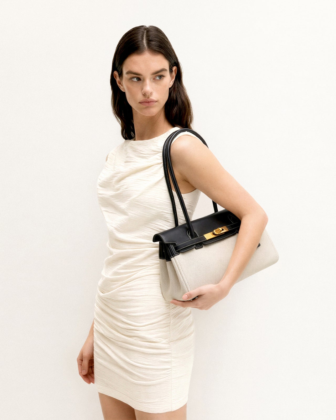 Yara 肩背包 - 黑色帆布