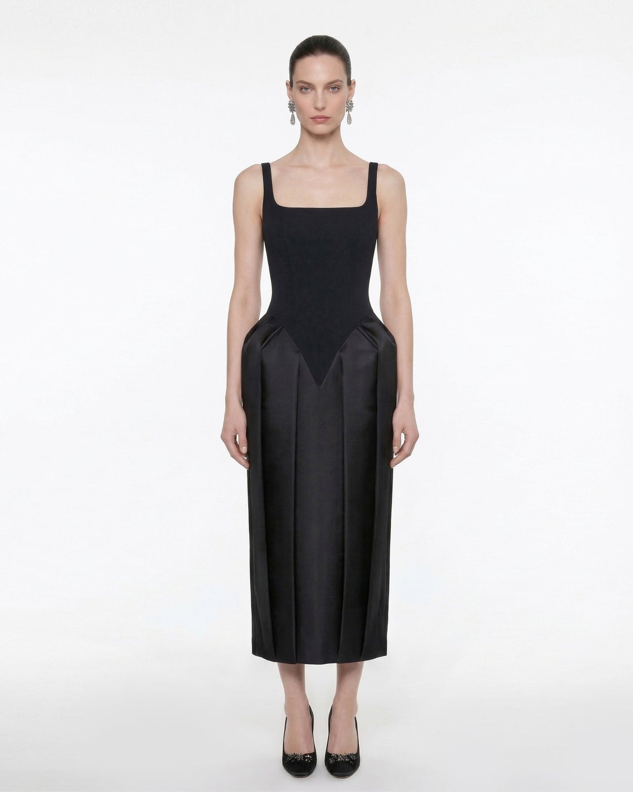 方領裙撐造型中長洋裝 - 黑色