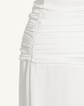 Satin 垂墜領褶皺長禮服 - 白色